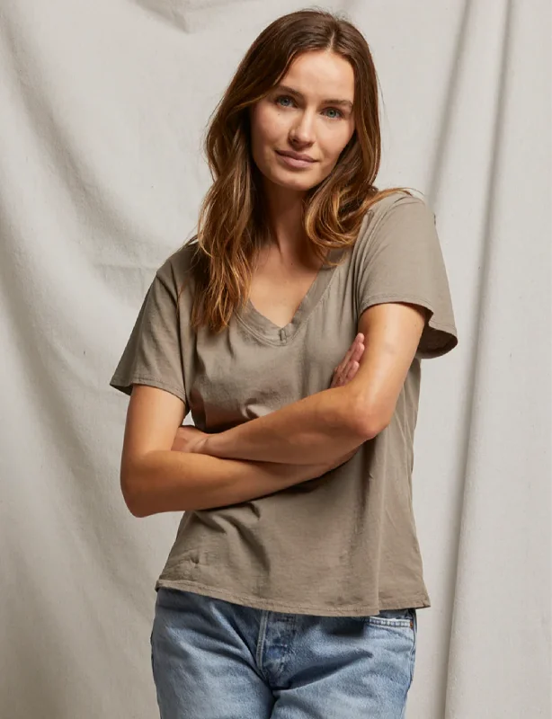 women's tops for cocktail partiesHendrix V Neck Tee, Mushroom